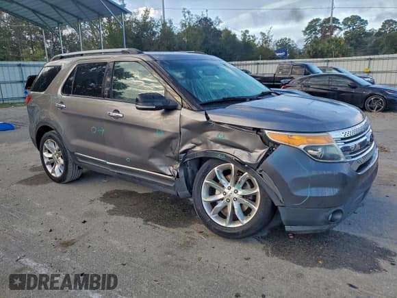 ✅ 2014 Ford Explorer XLT • VIN: 1FM5K7D82EGA63605 • Lot: 94023475. Listed on Copart with 152,410 mi. Free auction sales archive from the USA and detailed vehicle history report at DreamBid. Image 4.