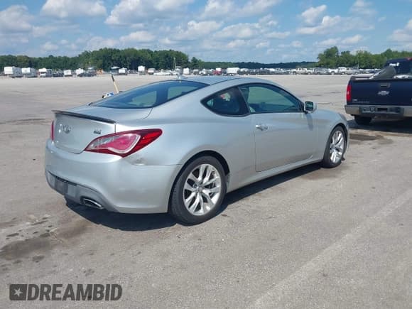 ✅ 2013 Hyundai Genesis Coupe 2.0T • VIN: KMHHT6KD8DU095379 • Lot: 42967454. Wystawiony na IAAI z przebiegiem 107 809 mil. Bezpłatny archiwum sprzedaży aukcyjnych z USA i szczegółowy raport historii pojazdu na DreamBid. Zdjęcie 4.