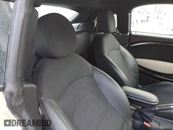 ✅ 2012 MINI Coupe • VIN: WMWSX1C58CT300208 • Lot: 72037794. Listed on Copart with 50,646 mi. Free auction sales archive from the USA and detailed vehicle history report at DreamBid. Image 10.