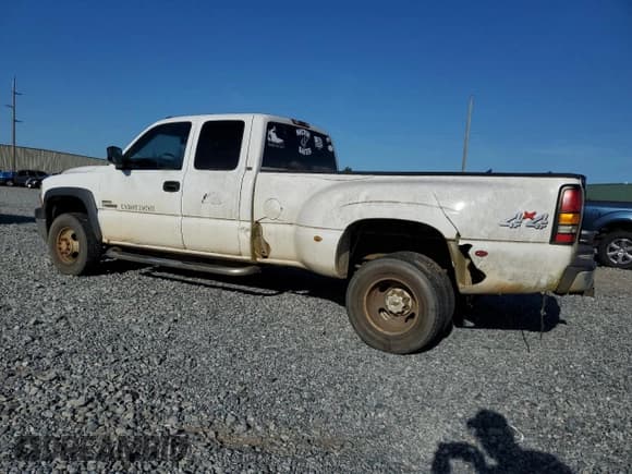 ✅ 2002 Chevrolet Silverado 3500 LS • VIN: 1GCJK391X2E173753 • Lot: 58004135. Listed on Copart with 378,810 mi. Free auction sales archive from the USA and detailed vehicle history report at DreamBid. Image 2.