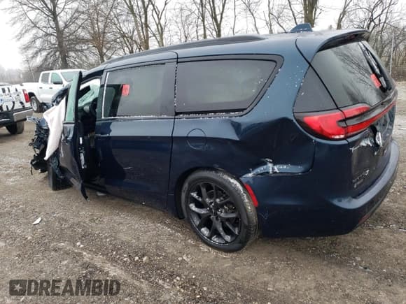 ✅ 2022 Chrysler Pacifica Limited • VIN: 2C4RC1GG3NR126390 • Лот: 44737125. Опубликован ранее на Copart с пробегом Не указан. Бесплатный доступ к архиву аукционных продаж из США и подробный отчёт об истории автомобиля на DreamBid. Изображение 2.