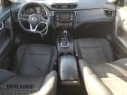 ✅ 2017 Nissan Rogue SV • VIN: 5N1AT2MV2HC843846 • Lot: 86090315. Wystawiony na Copart z przebiegiem 266 913 mil. Bezpłatny archiwum sprzedaży aukcyjnych z USA i szczegółowy raport historii pojazdu na DreamBid. Zdjęcie 8.