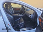 ✅ 2013 Jaguar XJ • VIN: SAJWJ1CD7D8V49599 • Lot: 43230675. Wystawiony na Copart z przebiegiem 133 163 mil. Bezpłatny archiwum sprzedaży aukcyjnych z USA i szczegółowy raport historii pojazdu na DreamBid. Zdjęcie 5.