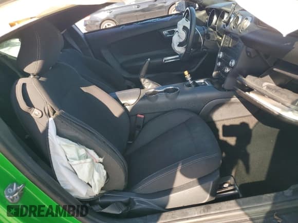 ✅ 2019 Ford Mustang EcoBoost • VIN: 1FA6P8THXK5129610 • Lot: 92037535. Wystawiony na Copart z przebiegiem 75 941 mil. Bezpłatny archiwum sprzedaży aukcyjnych z USA i szczegółowy raport historii pojazdu na DreamBid. Zdjęcie 7.