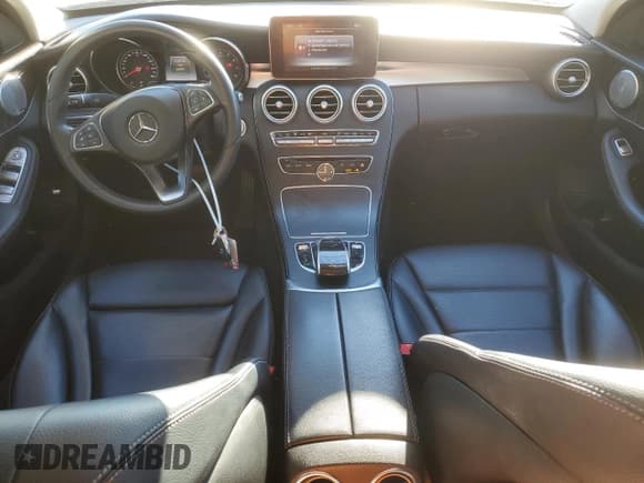 ✅ 2017 Mercedes-Benz C 300 • VIN: 55SWF4JB0HU231556 • Lot: 86290625. Listed on Copart with 65,587 mi. Free auction sales archive from the USA and detailed vehicle history report at DreamBid. Image 8.