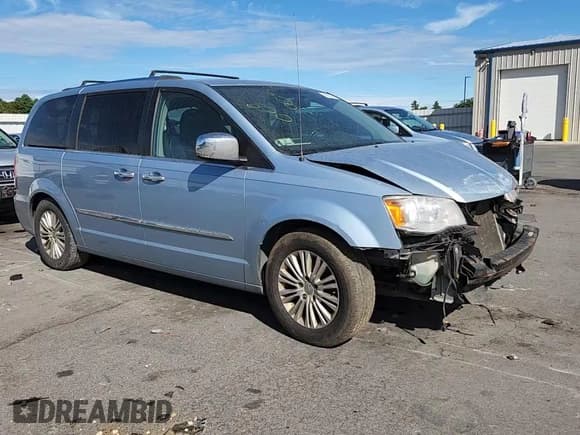 ✅ 2013 Chrysler Town & Country Limited • VIN: 2C4RC1GG9DR589732 • Lot: 70097055. Wystawiony na Copart z przebiegiem 461 098 mil. Bezpłatny archiwum sprzedaży aukcyjnych z USA i szczegółowy raport historii pojazdu na DreamBid. Zdjęcie 15.