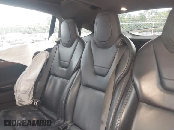 ✅ 2017 Tesla Model X 90D • VIN: 5YJXCAE21HF052403 • Лот: 43134449. Опубликован ранее на IAAI с пробегом 233 982 миль. Бесплатный доступ к архиву аукционных продаж из США и подробный отчёт об истории автомобиля на DreamBid. Изображение 8.