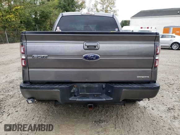 ✅ 2014 Ford F-150 XLT • VIN: 1FTFW1EF8EFB10715 • Лот: 93846075. Опубликован ранее на Copart с пробегом 261 396 миль. Бесплатный доступ к архиву аукционных продаж из США и подробный отчёт об истории автомобиля на DreamBid. Изображение 6.