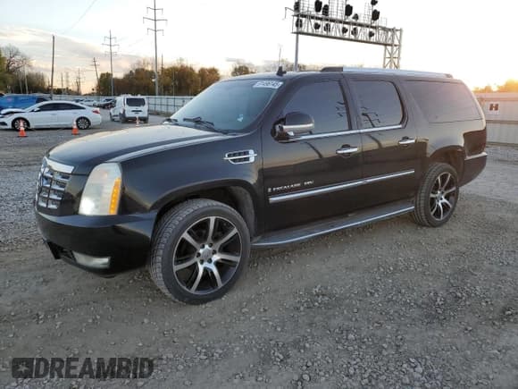 ✅ 2008 Cadillac Escalade ESV • VIN: 1GYFK66828R106598 • Лот: 91496145. Опубликован ранее на Copart с пробегом 232 846 миль. Бесплатный доступ к архиву аукционных продаж из США и подробный отчёт об истории автомобиля на DreamBid. Изображение 1.