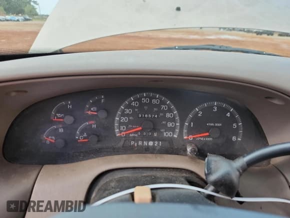 ✅ 1997 Ford F-250 • VIN: 1FTEF27L5VNB75144 • Lot: 84404145. Listed on Copart with 316,574 mi. Free auction sales archive from the USA and detailed vehicle history report at DreamBid. Image 9.