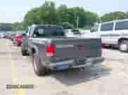 2002 Dodge Dakota Sport z VIN 1B7GL32X92S644072, wystawiony jako IAAI lot #42400800 z przebiegiem 232 611 mil mil oraz . Historia ofert i sprzedaży dostępna na DreamBid. Obrazek 3.