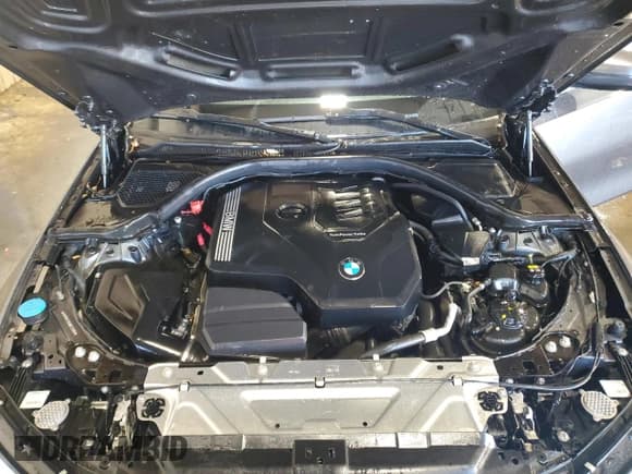 ✅ 2022 BMW 3 Series 330i xDrive • VIN: 3MW5R7J05N8C32008 • Lot: 91406295. Listed on Copart with 42,254 mi. Free auction sales archive from the USA and detailed vehicle history report at DreamBid. Image 11.