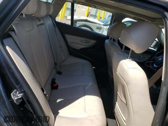 ✅ 2015 BMW 3 Series 328i xDrive • VIN: WBA3G7C53FK297221 • Lot: 68935055. Wystawiony na Copart z przebiegiem 180 674 mil. Bezpłatny archiwum sprzedaży aukcyjnych z USA i szczegółowy raport historii pojazdu na DreamBid. Zdjęcie 10.