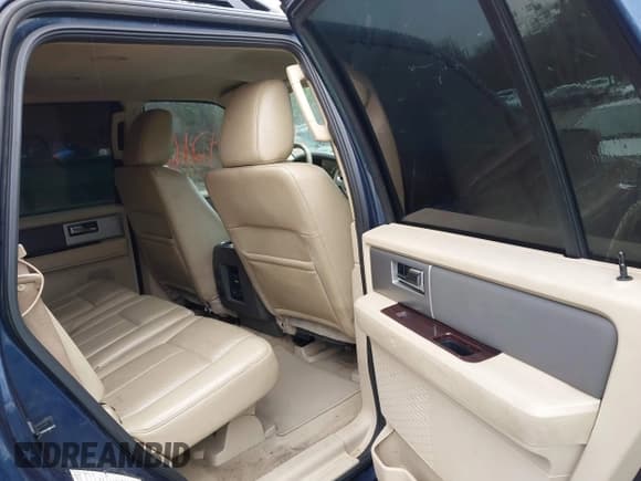 ✅ 2013 Ford Expedition XLT • VIN: 1FMJU1J5XDEF44082 • Lot: 43284216. Listed on IAAI with 198,738 mi. Free auction sales archive from the USA and detailed vehicle history report at DreamBid. Image 8.