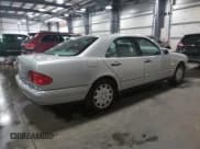 ✅ 1999 Mercedes-Benz E 320 • VIN: WDBJF82H9XX014015 • Лот: 86143734. Опубликован ранее на Copart с пробегом 67 812 миль. Бесплатный доступ к архиву аукционных продаж из США и подробный отчёт об истории автомобиля на DreamBid. Изображение 3.