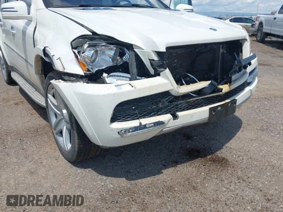 ✅ 2011 Mercedes-Benz GL 550 • VIN: 4JGBF8GE3BA722580 • Lot: 42339379. Wystawiony na IAAI z przebiegiem 102 403 mil. Bezpłatny archiwum sprzedaży aukcyjnych z USA i szczegółowy raport historii pojazdu na DreamBid. Zdjęcie 6.