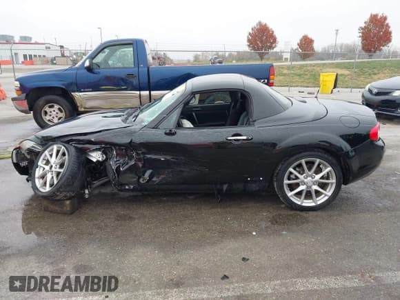 ✅ 2012 Mazda MX-5 Miata Grand Touring • VIN: JM1NC2PF8C0221952 • Lot: 43728974. Listed on IAAI with 48,492 mi. Free auction sales archive from the USA and detailed vehicle history report at DreamBid. Image 15.