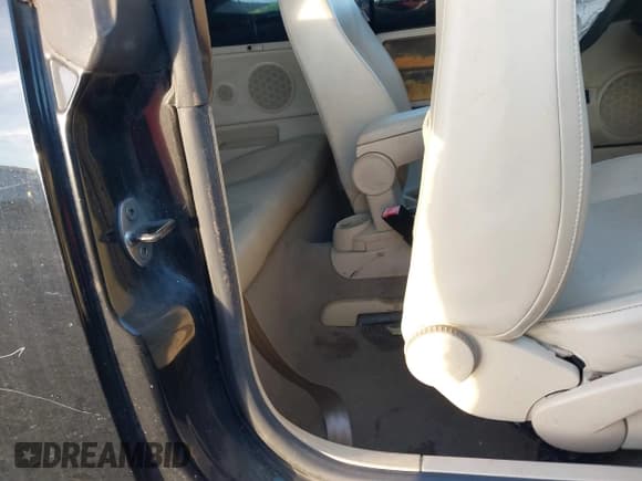 ✅ 2007 Volkswagen Beetle • VIN: 3VWRF31Y07M416355 • Lot: 41569687. Listed on IAAI with 146,413 mi. Free auction sales archive from the USA and detailed vehicle history report at DreamBid. Image 8.