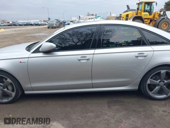 ✅ 2015 Audi A6 Prestige • VIN: WAUHGAFC5FN026947 • Lot: 41718442. Listed on IAAI with 110,410 mi. Free auction sales archive from the USA and detailed vehicle history report at DreamBid. Image 14.