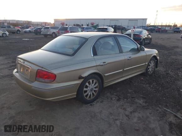 ✅ 2002 Hyundai Sonata GLS • VIN: KMHWF35H22A509458 • Лот: 43636648. Опубликован ранее на IAAI с пробегом 134 820 миль. Бесплатный доступ к архиву аукционных продаж из США и подробный отчёт об истории автомобиля на DreamBid. Изображение 4.