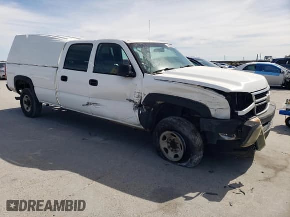✅ 2006 Chevrolet Silverado 2500HD Work Truck • VIN: 1GCHC23U56F170848 • Лот: 46299625. Опубликован ранее на Copart с пробегом 259 631 миль. Бесплатный доступ к архиву аукционных продаж из США и подробный отчёт об истории автомобиля на DreamBid. Изображение 4.