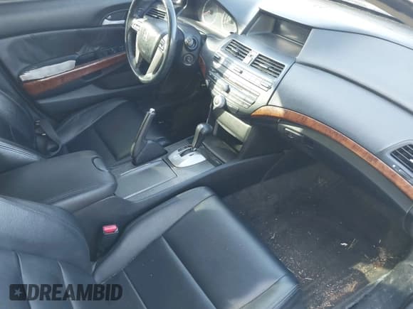 ✅ 2011 Honda Accord EX-L • VIN: 1HGCP3F80BA019217 • Lot: 43775955. Wystawiony na IAAI z przebiegiem 110 791 mil. Bezpłatny archiwum sprzedaży aukcyjnych z USA i szczegółowy raport historii pojazdu na DreamBid. Zdjęcie 5.