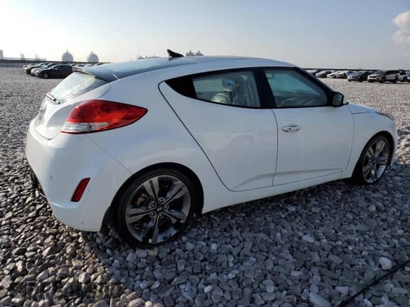 ✅ 2016 Hyundai Veloster • VIN: KMHTC6AD6GU273046 • Лот: 72533744. Размещён на Copart с пробегом 81 721 миль миль. Получите бесплатный доступ к архиву аукционных продаж из США и посмотрите подробный отчёт об истории автомобиля на DreamBid. Изображение 3.