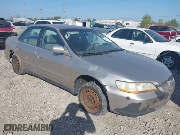 1998 Honda Accord LX с VIN 1HGCG5648WA138955, выставлен на аукционе IAAI как лот 43365302 с пробегом 168 715 миль миль и . История ставок и продаж доступна на DreamBid. Изображение 1.