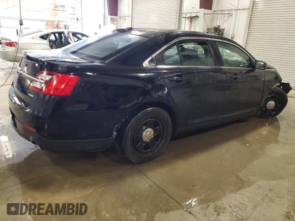 ✅ 2016 Ford Police Interceptor • VIN: 1FAHP2MT7GG132338 • Lot: 81930035. Listed on Copart with Not provided. Free auction sales archive from the USA and detailed vehicle history report at DreamBid. Image 3.