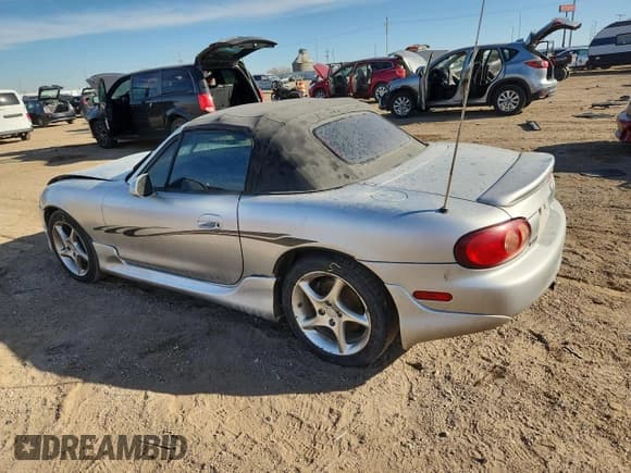 ✅ 2003 Mazda MX-5 Miata Cloth • VIN: JM1NB353930303951 • Lot: 92864335. Wystawiony na Copart z przebiegiem 107 055 mil. Bezpłatny archiwum sprzedaży aukcyjnych z USA i szczegółowy raport historii pojazdu na DreamBid. Zdjęcie 2.