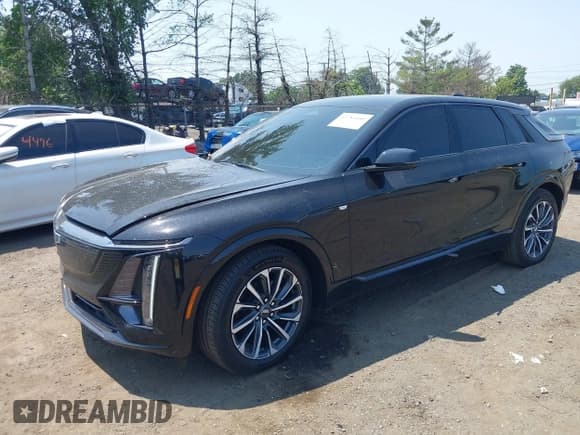 ✅ 2024 Cadillac LYRIQ Sport • VIN: 1GYKPVRL9RZ117402 • Lot: 42789489. Listed on IAAI with 13,575 mi. Free auction sales archive from the USA and detailed vehicle history report at DreamBid. Image 2.