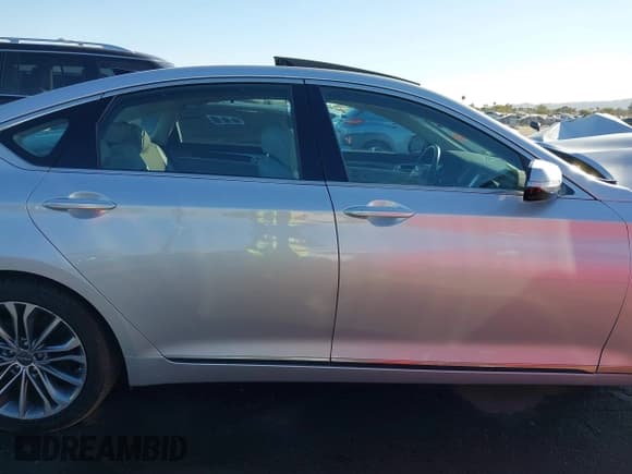 ✅ 2016 Hyundai Genesis 3.8L • VIN: KMHGN4JE3GU136073 • Lot: 41287233. Wystawiony na IAAI z przebiegiem 33 112 mil. Bezpłatny archiwum sprzedaży aukcyjnych z USA i szczegółowy raport historii pojazdu na DreamBid. Zdjęcie 14.