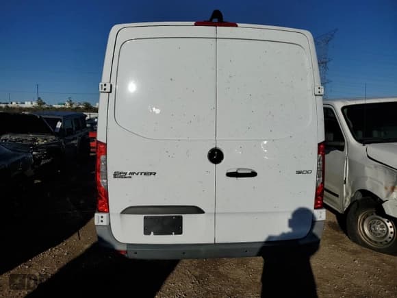 ✅ 2022 Mercedes-Benz Sprinter Cargo • VIN: W1Y70BGY2NT087911 • Lot: 89893845. Listed on Copart with 23,578 mi. Free auction sales archive from the USA and detailed vehicle history report at DreamBid. Image 6.