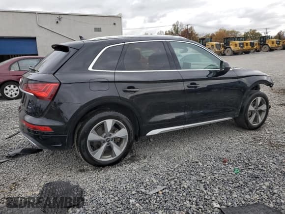 ✅ 2024 Audi Q5 Premium • VIN: WA1ABAFY3R2088765 • Лот: 90124635. Опубликован ранее на Copart с пробегом 30 624 миль. Бесплатный доступ к архиву аукционных продаж из США и подробный отчёт об истории автомобиля на DreamBid. Изображение 3.
