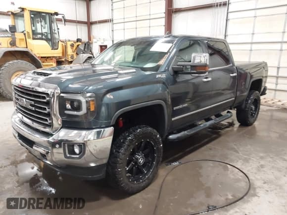 ✅ 2019 GMC Sierra 2500HD SLT • VIN: 1GT12REYXKF123306 • Lot: 41014355. Wystawiony na IAAI z przebiegiem 44 602 mil. Bezpłatny archiwum sprzedaży aukcyjnych z USA i szczegółowy raport historii pojazdu na DreamBid. Zdjęcie 2.