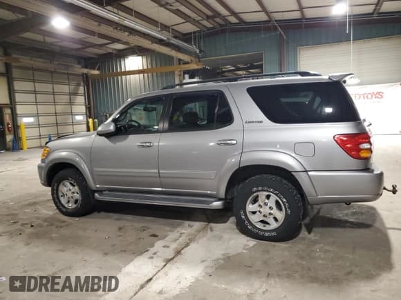 ✅ 2002 Toyota Sequoia Limited • VIN: 5TDBT48A82S108645 • Lot: 93784225. Wystawiony na Copart z przebiegiem 226 126 mil. Bezpłatny archiwum sprzedaży aukcyjnych z USA i szczegółowy raport historii pojazdu na DreamBid. Zdjęcie 2.