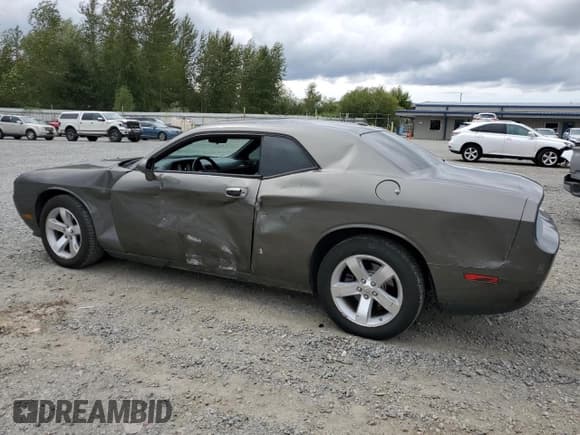✅ 2009 Dodge Challenger SE • VIN: 2B3LJ44V69H607067 • Lot: 68578464. Wystawiony na Copart z przebiegiem 100 189 mil. Bezpłatny archiwum sprzedaży aukcyjnych z USA i szczegółowy raport historii pojazdu na DreamBid. Zdjęcie 2.