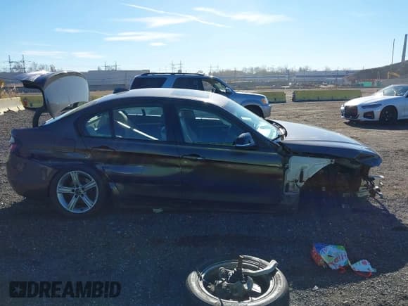 ✅ 2013 BMW 3 Series 328i xDrive • VIN: WBA3B3C57DF540722 • Lot: 43786251. Listed on IAAI with 87,207 mi. Free auction sales archive from the USA and detailed vehicle history report at DreamBid. Image 13.