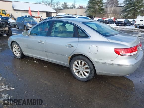 ✅ 2006 Hyundai Azera SE • VIN: KMHFC46F36A082678 • Lot: 43829082. Listed on IAAI with Not provided. Free auction sales archive from the USA and detailed vehicle history report at DreamBid. Image 3.
