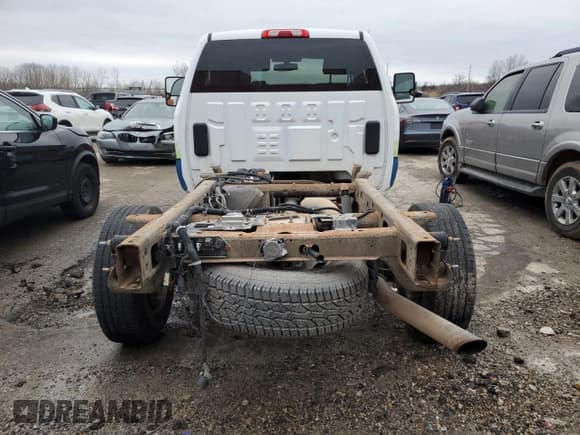 ✅ 2017 Chevrolet Silverado 2500HD Work Truck • VIN: 1GB0CUEG6HZ246969 • Лот: 47826245. Опубликован ранее на Copart с пробегом 132 815 миль. Бесплатный доступ к архиву аукционных продаж из США и подробный отчёт об истории автомобиля на DreamBid. Изображение 6.