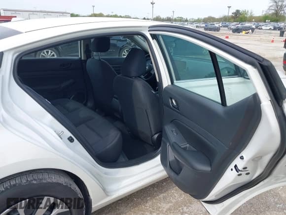 ✅ 2025 Nissan Altima S • VIN: 1N4BL4BV2SN352010 • Lot: 42181599. Listed on IAAI with 2,548 mi. Free auction sales archive from the USA and detailed vehicle history report at DreamBid. Image 8.