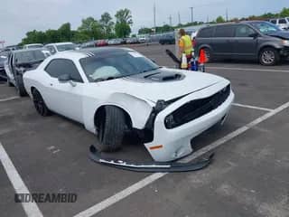 2015 Dodge Challenger R/T Plus z VIN 2C3CDZBT6FH855680, wystawiony jako IAAI lot #42233944 z przebiegiem 141 371 mil mil oraz . Historia ofert i sprzedaży dostępna na DreamBid. Obrazek 1.