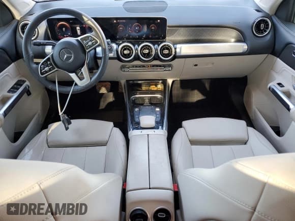 ✅ 2021 Mercedes-Benz GLB 250 • VIN: W1N4M4HB0MW096792 • Lot: 89812175. Wystawiony na Copart z przebiegiem 88 721 mil. Bezpłatny archiwum sprzedaży aukcyjnych z USA i szczegółowy raport historii pojazdu na DreamBid. Zdjęcie 8.