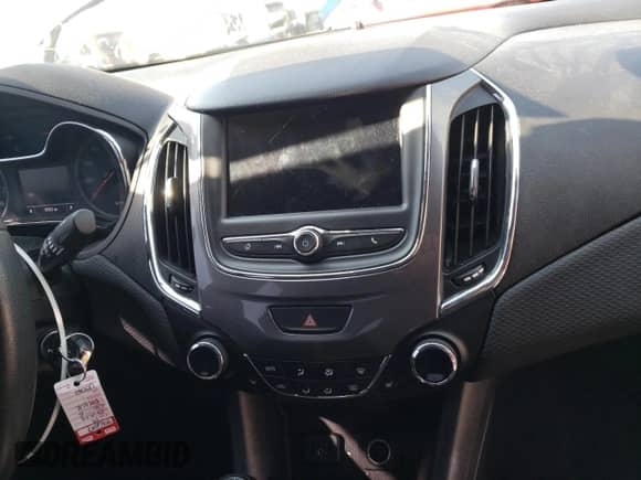 ✅ 2019 Chevrolet Cruze LT • VIN: 1G1BE5SM1K7145591 • Лот: 64606262. Размещён на Copart с пробегом 76 167 миль миль. Получите бесплатный доступ к архиву аукционных продаж из США и посмотрите подробный отчёт об истории автомобиля на DreamBid. Изображение 9.