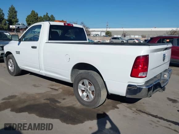 2016 Ram 1500 Tradesman с VIN 3C6JR6DG8GG239636, выставлен на аукционе IAAI как лот 41366332 с пробегом 117 082 миль миль и . История ставок и продаж доступна на DreamBid. Изображение 3.