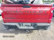 ✅ 2022 Chevrolet Silverado 1500 LT Trail Boss • VIN: 3GCUDFED5NG572592 • Lot: 42045916. Wystawiony na IAAI z przebiegiem 120 559 mil. Bezpłatny archiwum sprzedaży aukcyjnych z USA i szczegółowy raport historii pojazdu na DreamBid. Zdjęcie 17.