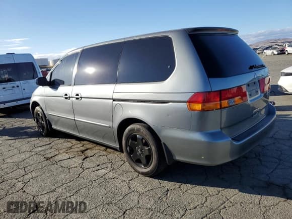 ✅ 2000 Honda Odyssey LX • VIN: 2HKRL1855YH620992 • Lot: 82372125. Listed on Copart with 204,500 mi. Free auction sales archive from the USA and detailed vehicle history report at DreamBid. Image 2.