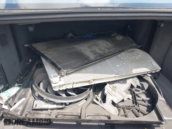 ✅ 2008 Audi A8 • VIN: WAULV94E08N009298 • Lot: 42759434. Wystawiony na IAAI z przebiegiem 98 143 mil. Bezpłatny archiwum sprzedaży aukcyjnych z USA i szczegółowy raport historii pojazdu na DreamBid. Zdjęcie 13.