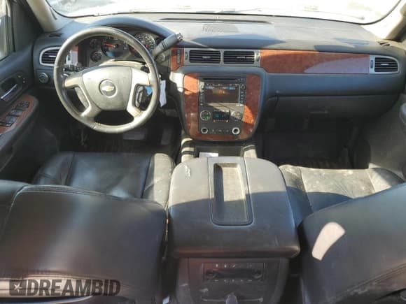 ✅ 2011 Chevrolet Suburban LTZ • VIN: 1GNSKKE38BR191111 • Lot: 75172204. Wystawiony na Copart z przebiegiem 165 370 mil. Bezpłatny archiwum sprzedaży aukcyjnych z USA i szczegółowy raport historii pojazdu na DreamBid. Zdjęcie 8.