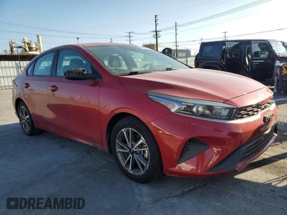 ✅ 2022 Kia Forte LXS • VIN: 3KPF24AD0NE457581 • Lot: 84303725. Wystawiony na Copart z przebiegiem 103 485 mil. Bezpłatny archiwum sprzedaży aukcyjnych z USA i szczegółowy raport historii pojazdu na DreamBid. Zdjęcie 4.